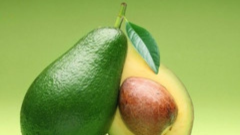 Lý do bạn nên rửa quả bơ trước khi ăn